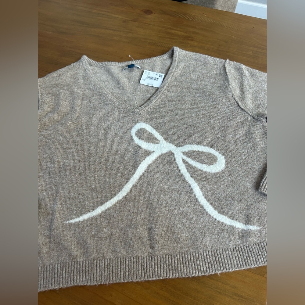 NWT AE Whoa So Soft Tan Sweater with White Bow - Picture 3 of 10